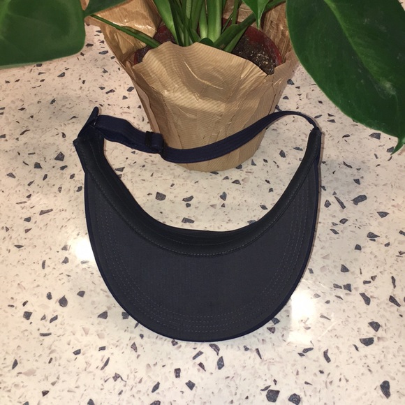 Nike Golf Visor - Picture 2 of 2